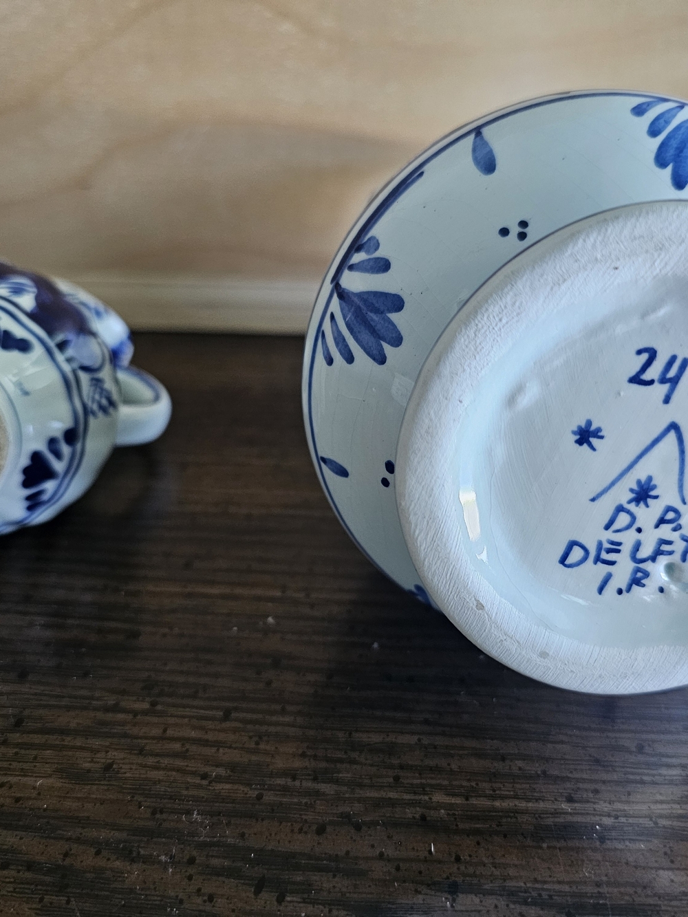 Vtg Delfts Hand Painted Blue & White Floral Ceramic Pitcher Jug Set 2 - Picture 6 of 11